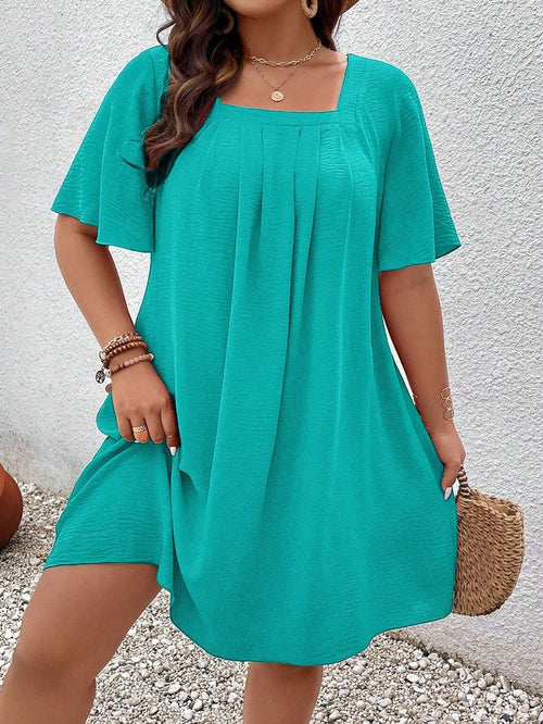 Robe courte chic et moderne