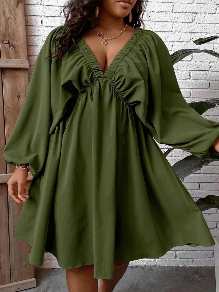 Robe courte chic et moderne